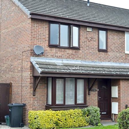 32 Pentland Close Chester Exterior photo